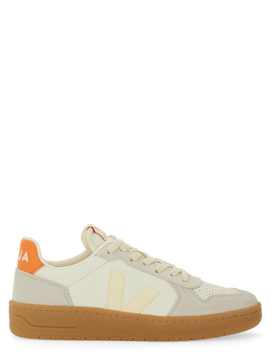 VEJA V-82 Sneaker - Unisex