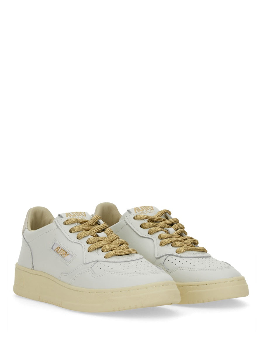 AUTRY Classic Low Top Women's Sneakers