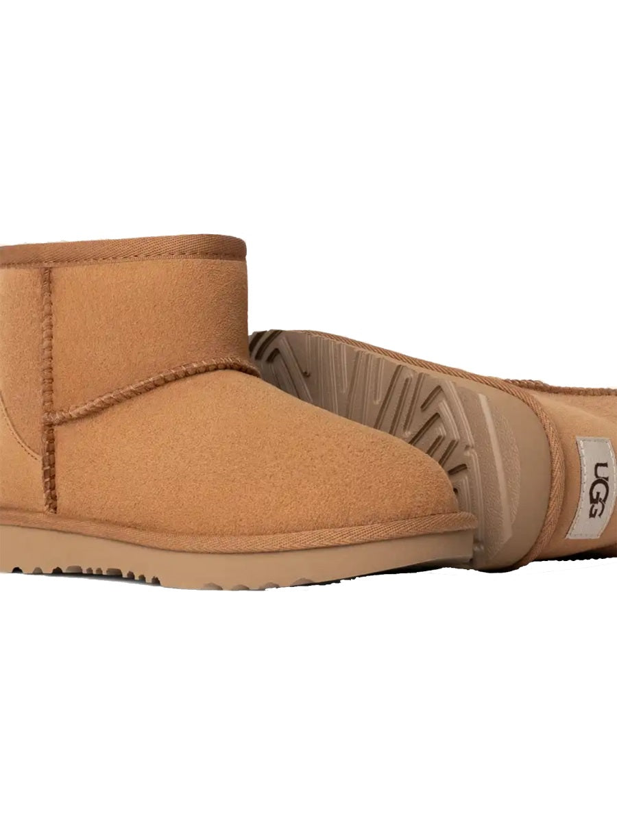 UGG Unisex Mini II Boots