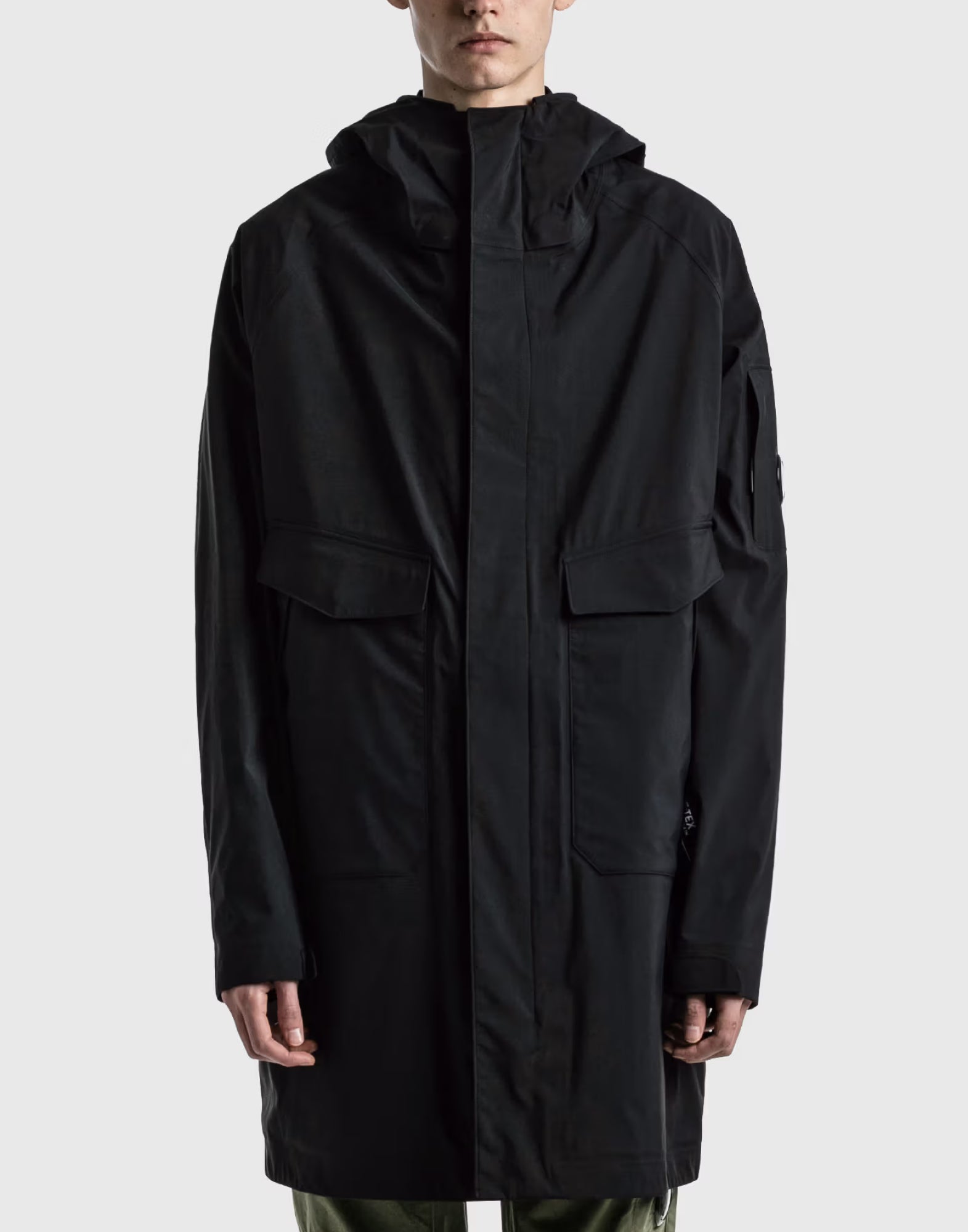C.P.COMPANY Men's GORE-TEX INFINIUM Hooded Parka Jacket