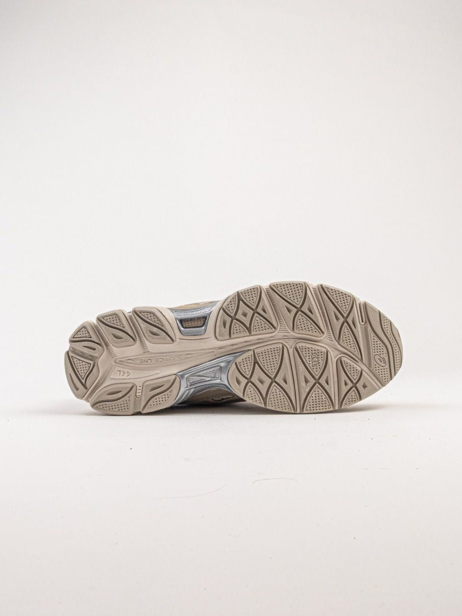 ASICS Panelled-Design Low-Top Sneaker