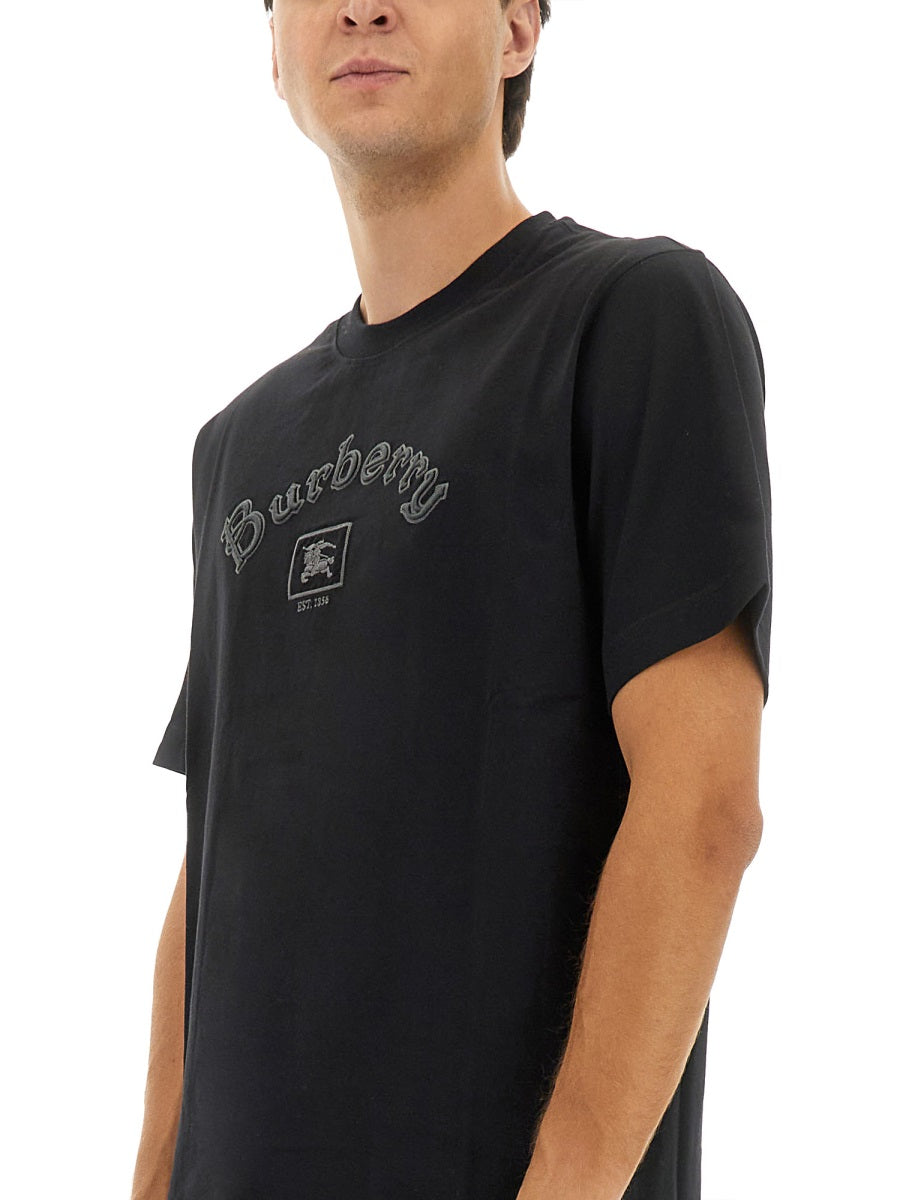 BURBERRY Gothic Logo T-Shirt - Size L