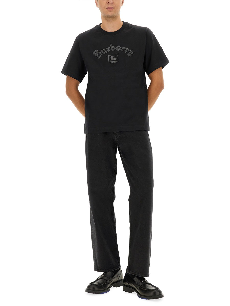 BURBERRY Gothic Logo T-Shirt - Size L