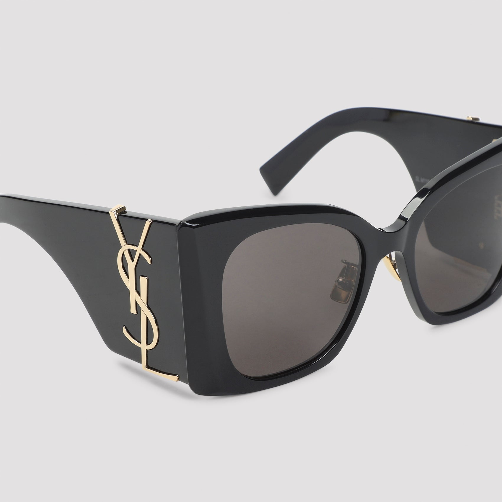 SAINT LAURENT Fashion-Forward Sunglasses for Men
