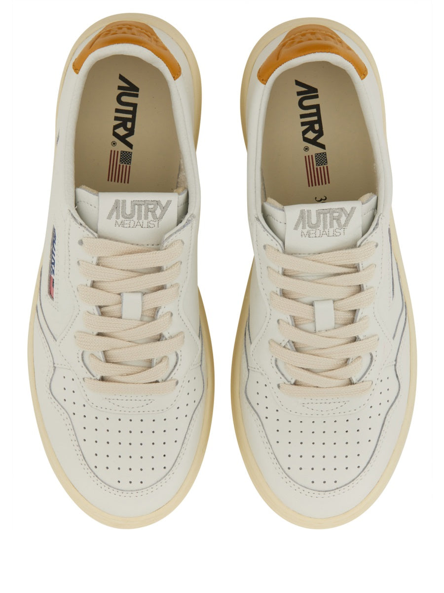 AUTRY Women's Medalist Low Sneakers