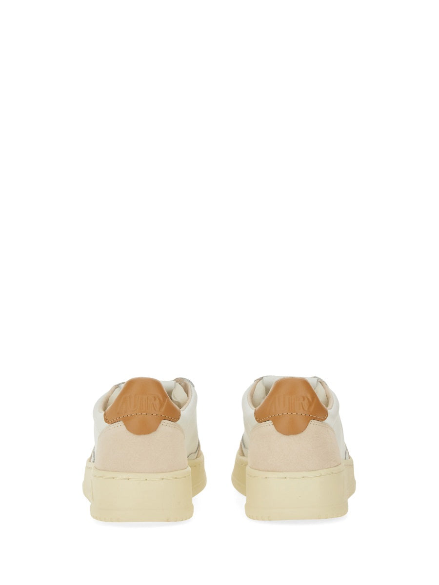 AUTRY Low Sneaker for Women - Autumn/Winter 2025