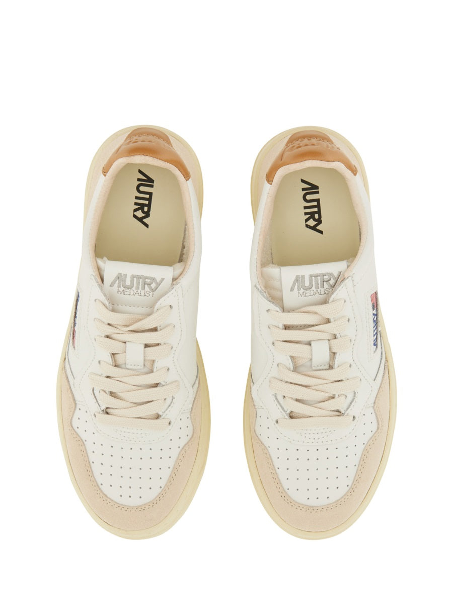 AUTRY Low Sneaker for Women - Autumn/Winter 2025