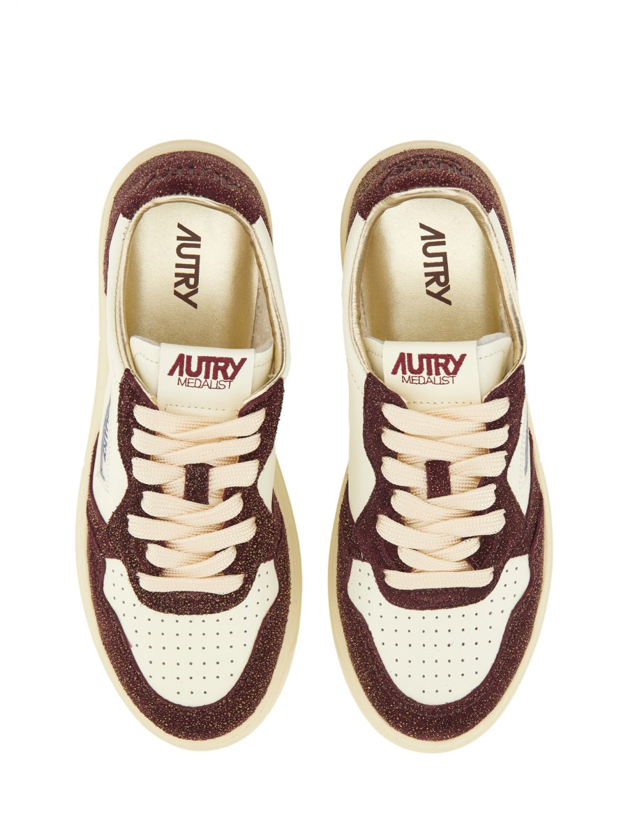 AUTRY Women's Medalist Low Leather Sneakers
