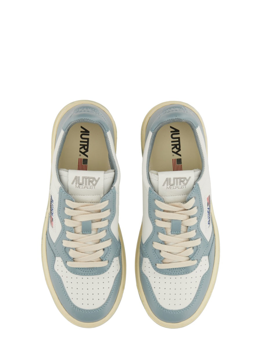 AUTRY Women's Medalist Low Sneaker