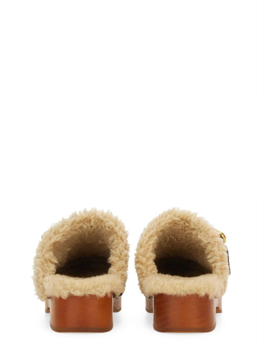 CHLOÉ Flat Jeannette - Classic Leather Style