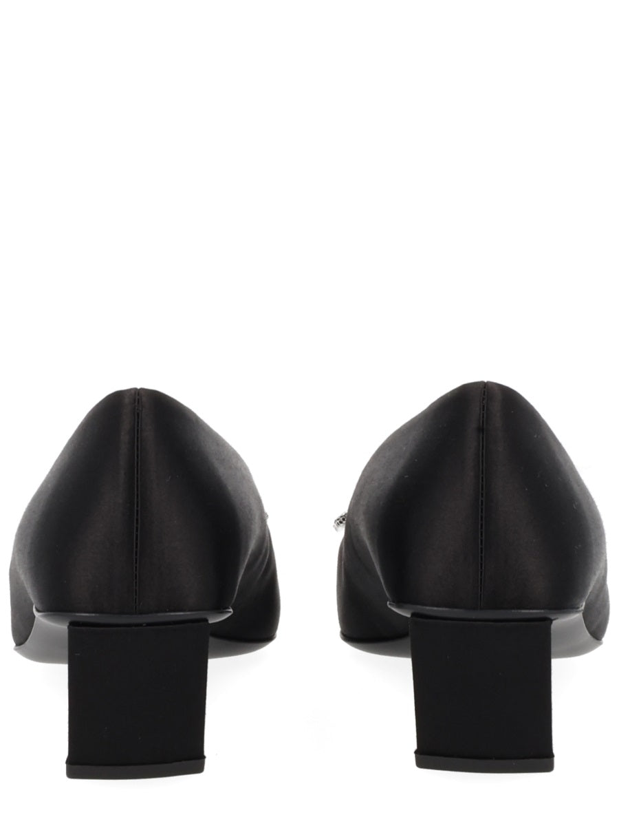 ROGER VIVIER Elegant Heels for the Modern Woman