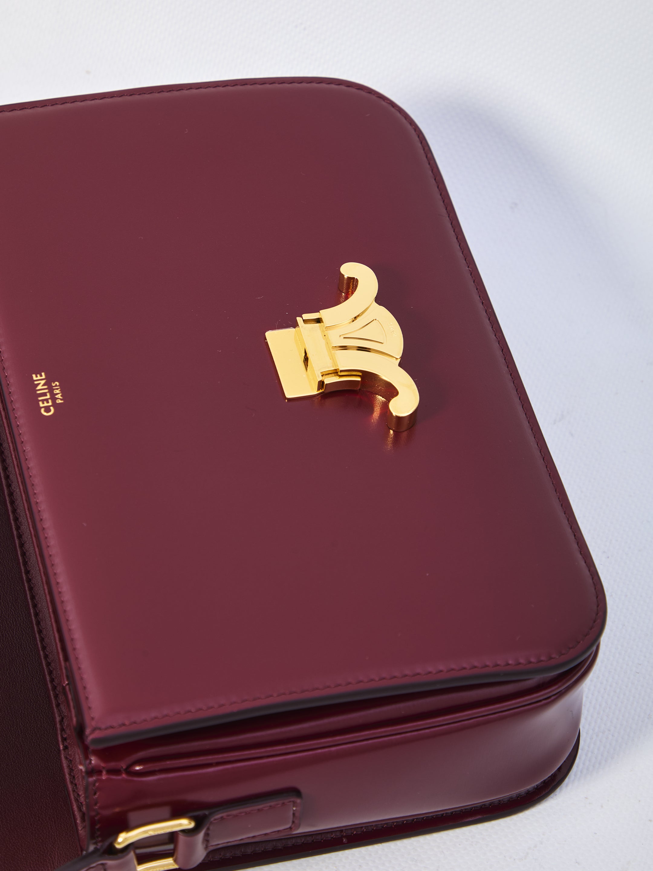 CELINE Classic Mini Handbag with Gold-Tone Clasp Closure - 22.5X16.5X7cm