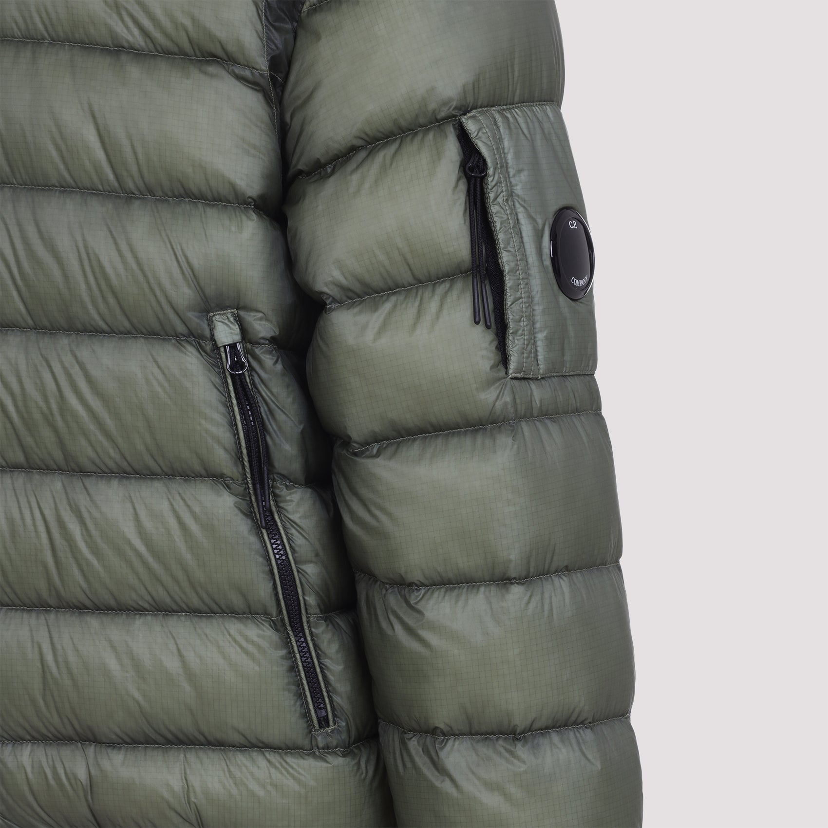 C.P.COMPANY Men's Hooded Short Down Jacket