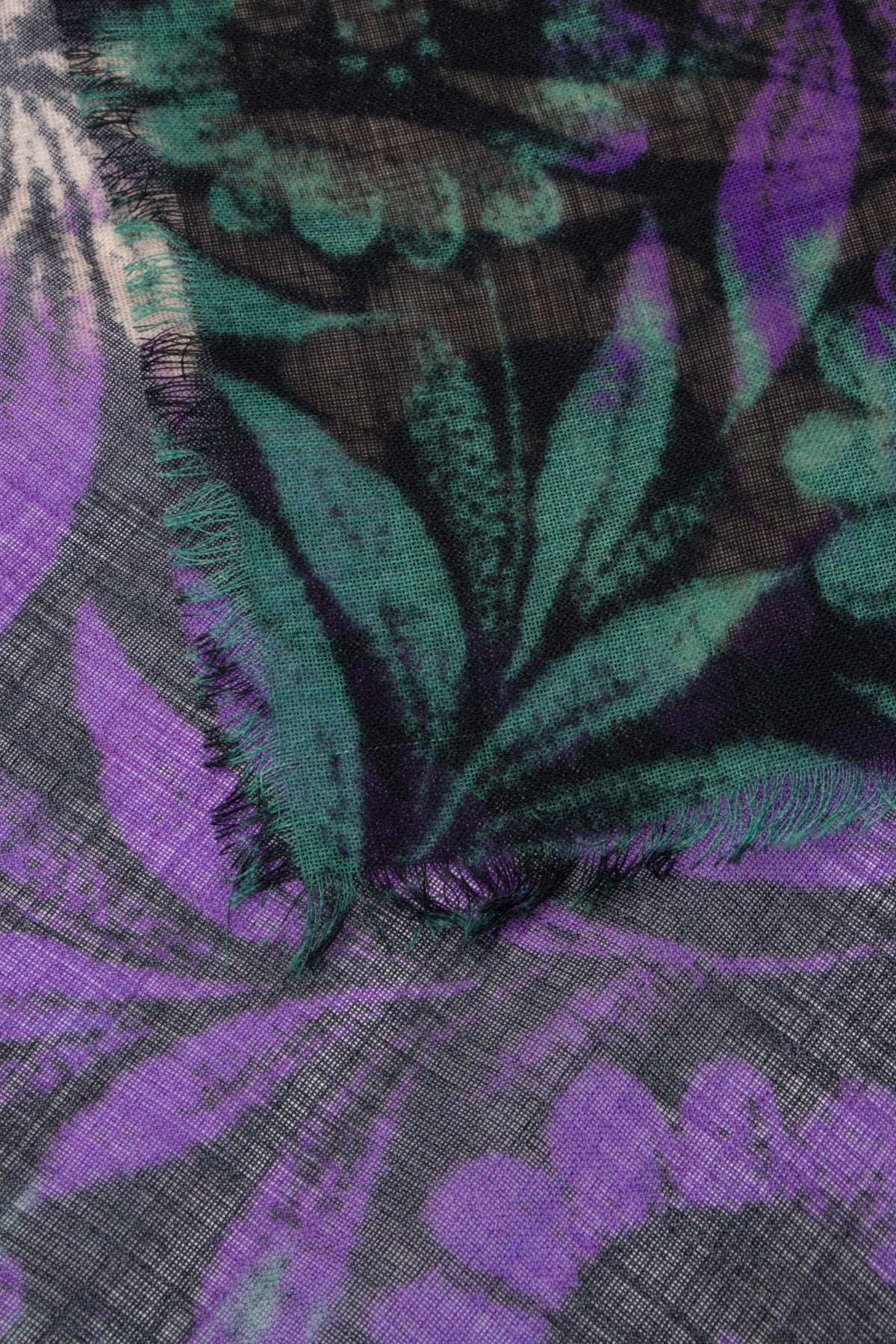 DRIES VAN NOTEN Elegant Men's Scarf - Timeless Accessory