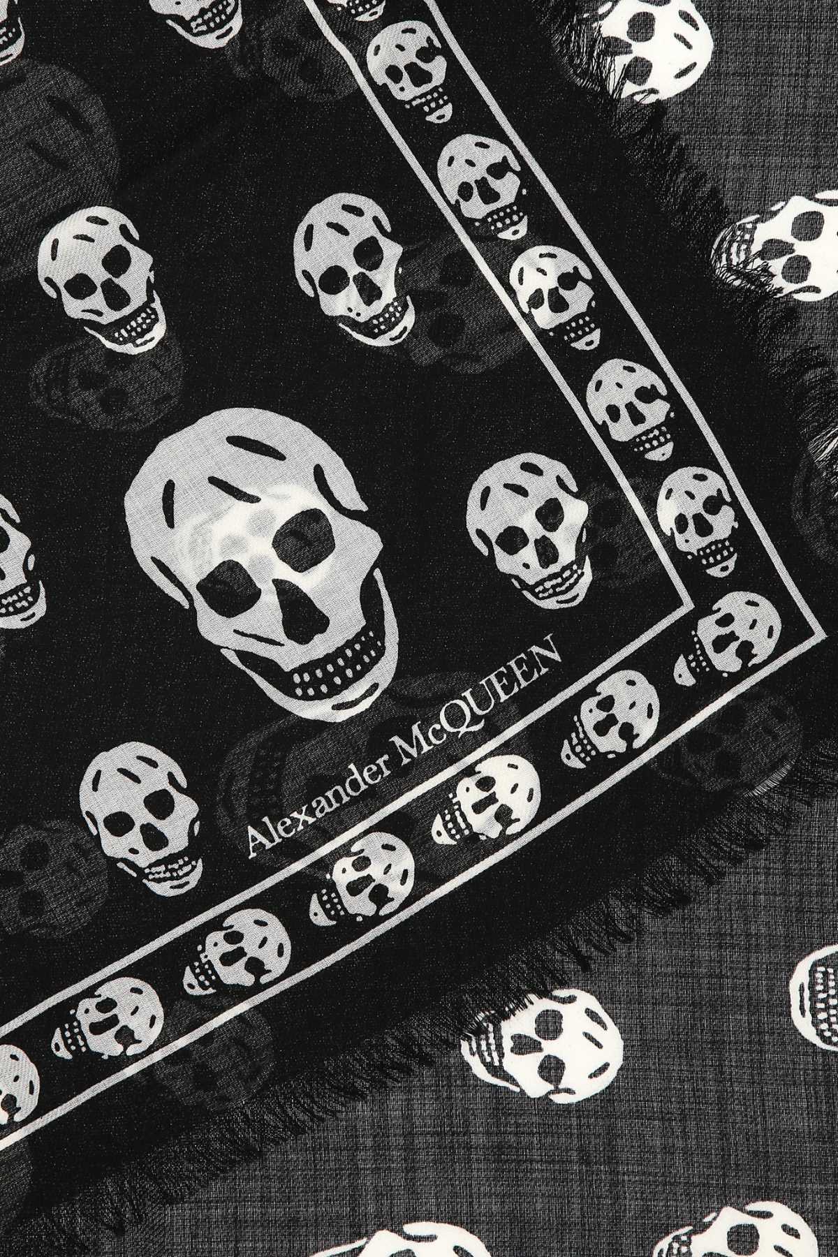 ALEXANDER MCQUEEN Chic Printed Wool Scarf - 120 cm x 104 cm