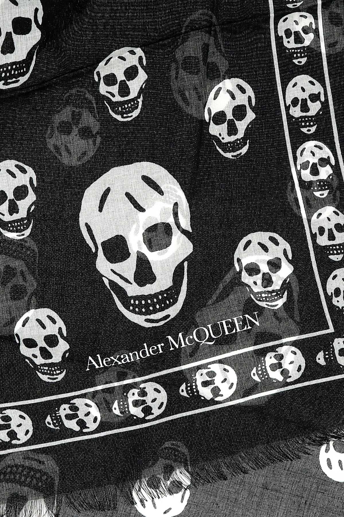 ALEXANDER MCQUEEN Chic Printed Chiffon Foulard - 104x120 cm