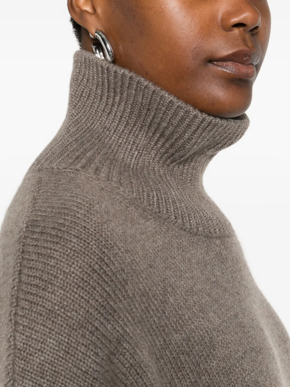 LISA YANG Women's Cashmere Turtle-Neck Sweater