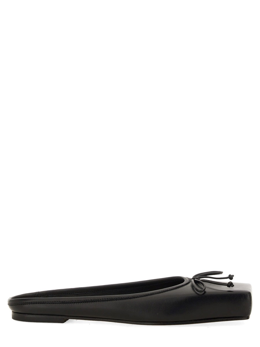 JACQUEMUS Elegant Lambskin Flat Dancer Sandals for Women