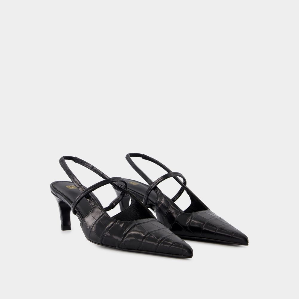 TOTEME The Sharp Slingback Pumps