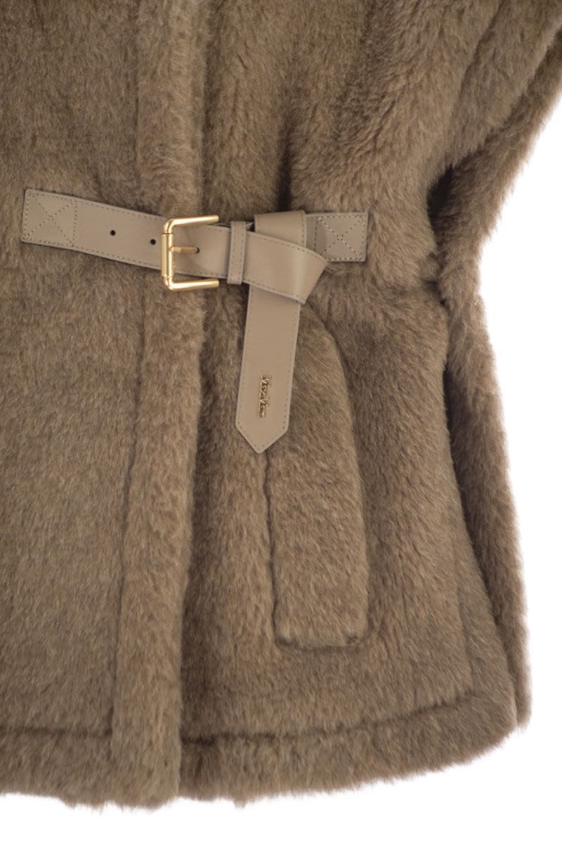 MAX MARA Women's Sleeveless Cape in Luxe Alpaca and Cashmere Teddy Fabric