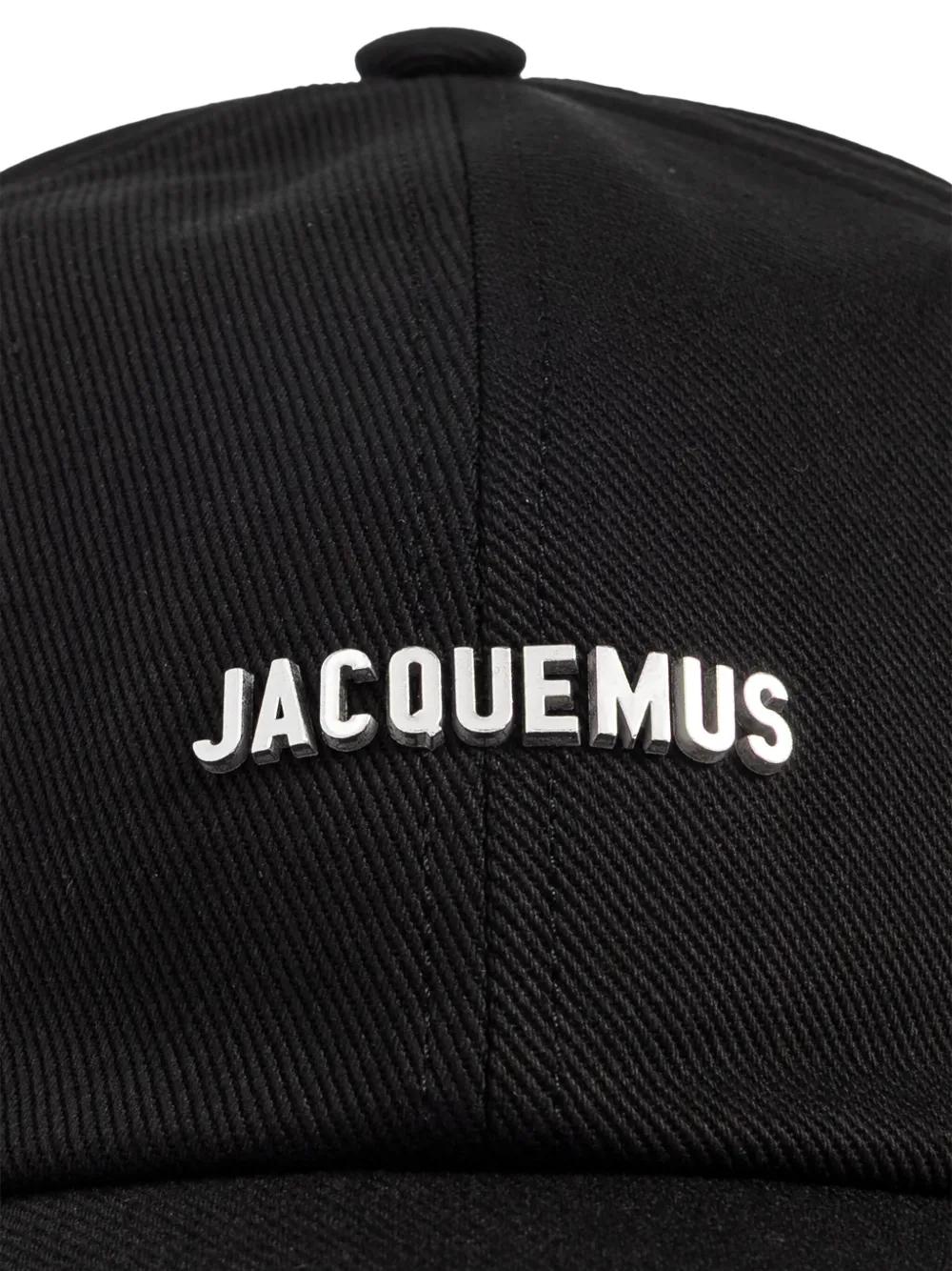 JACQUEMUS Curved Brim Baseball Cap with Logo Plaque