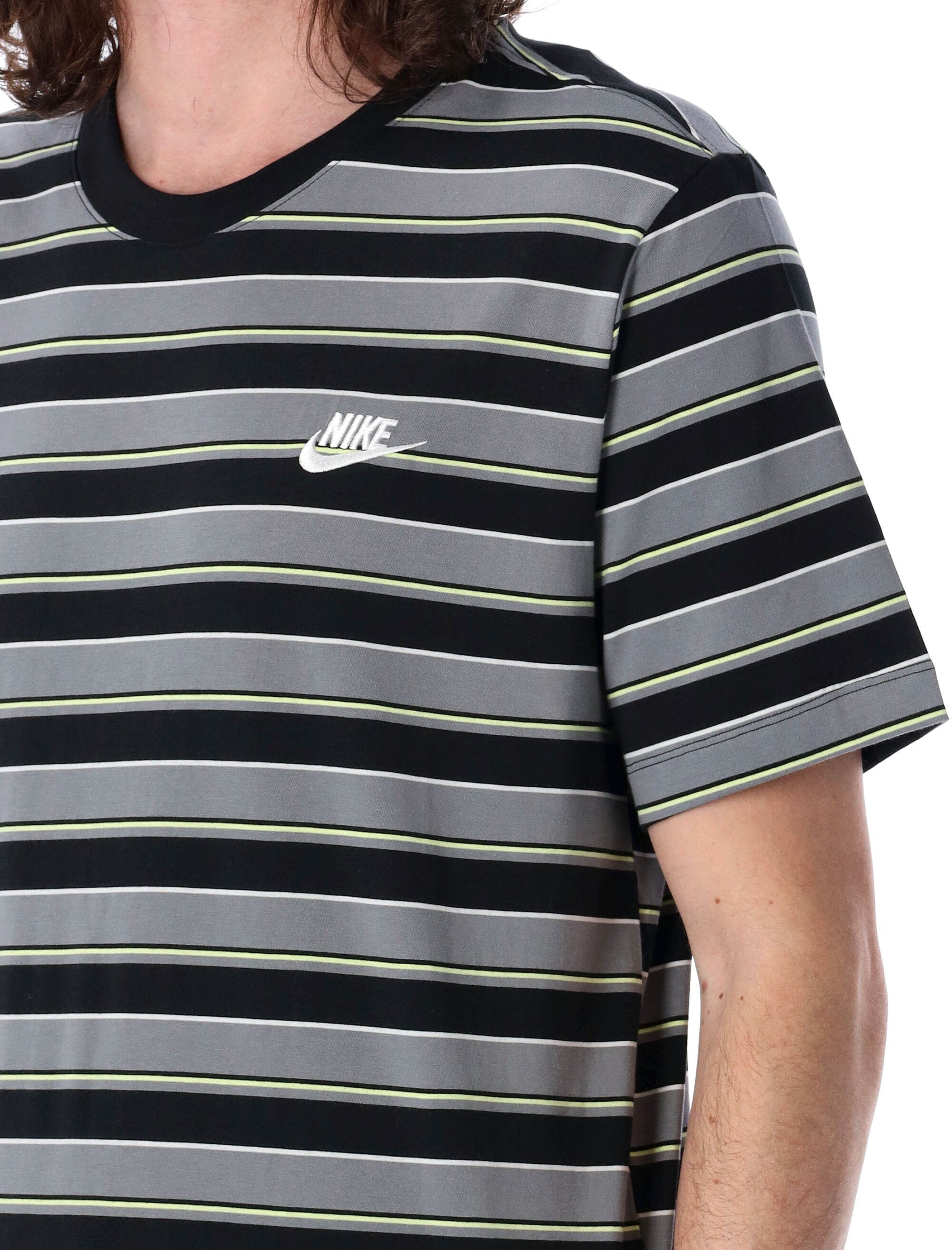 NIKE Men's Striped T-Shirt (Large)