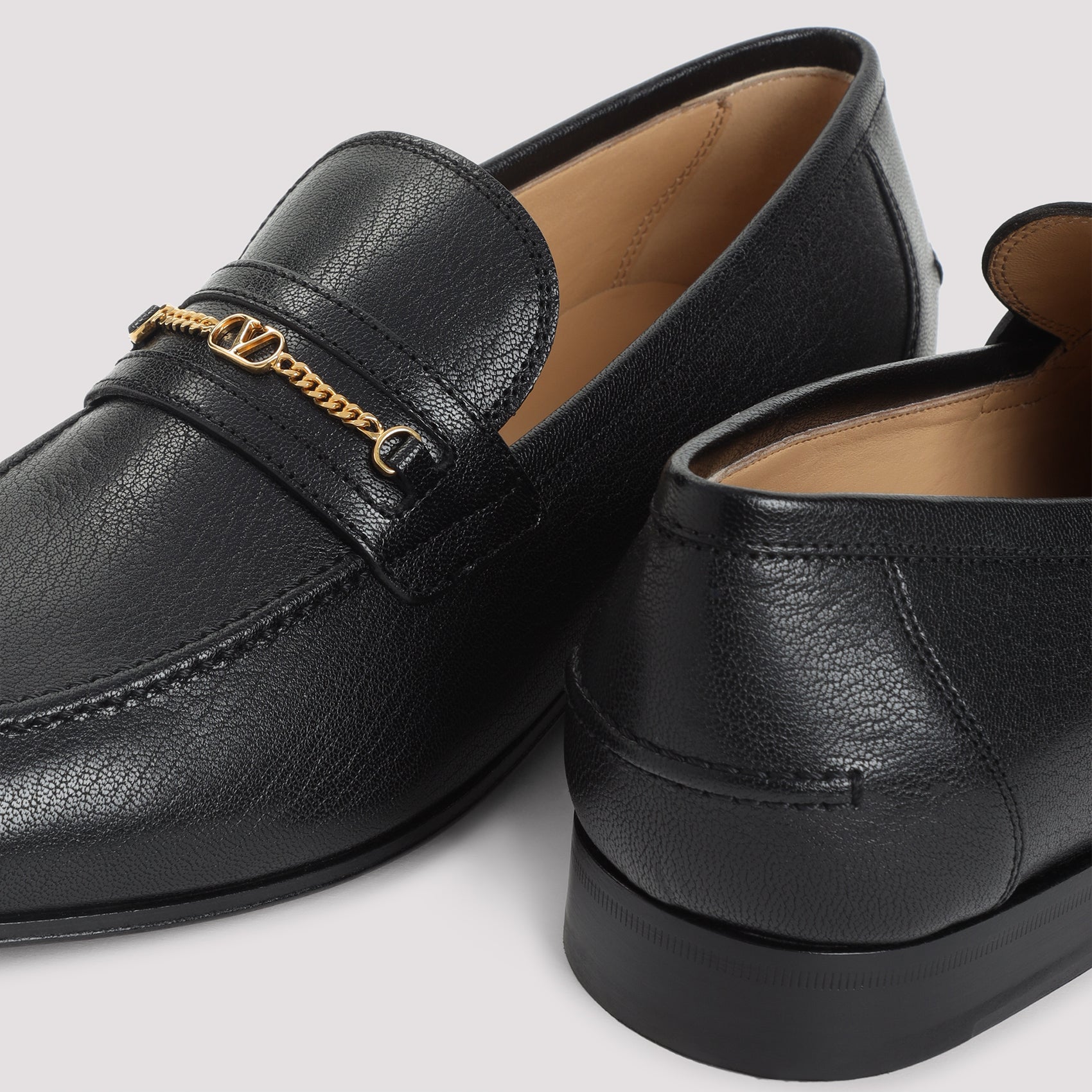 VALENTINO GARAVANI V Logo Signature Loafer