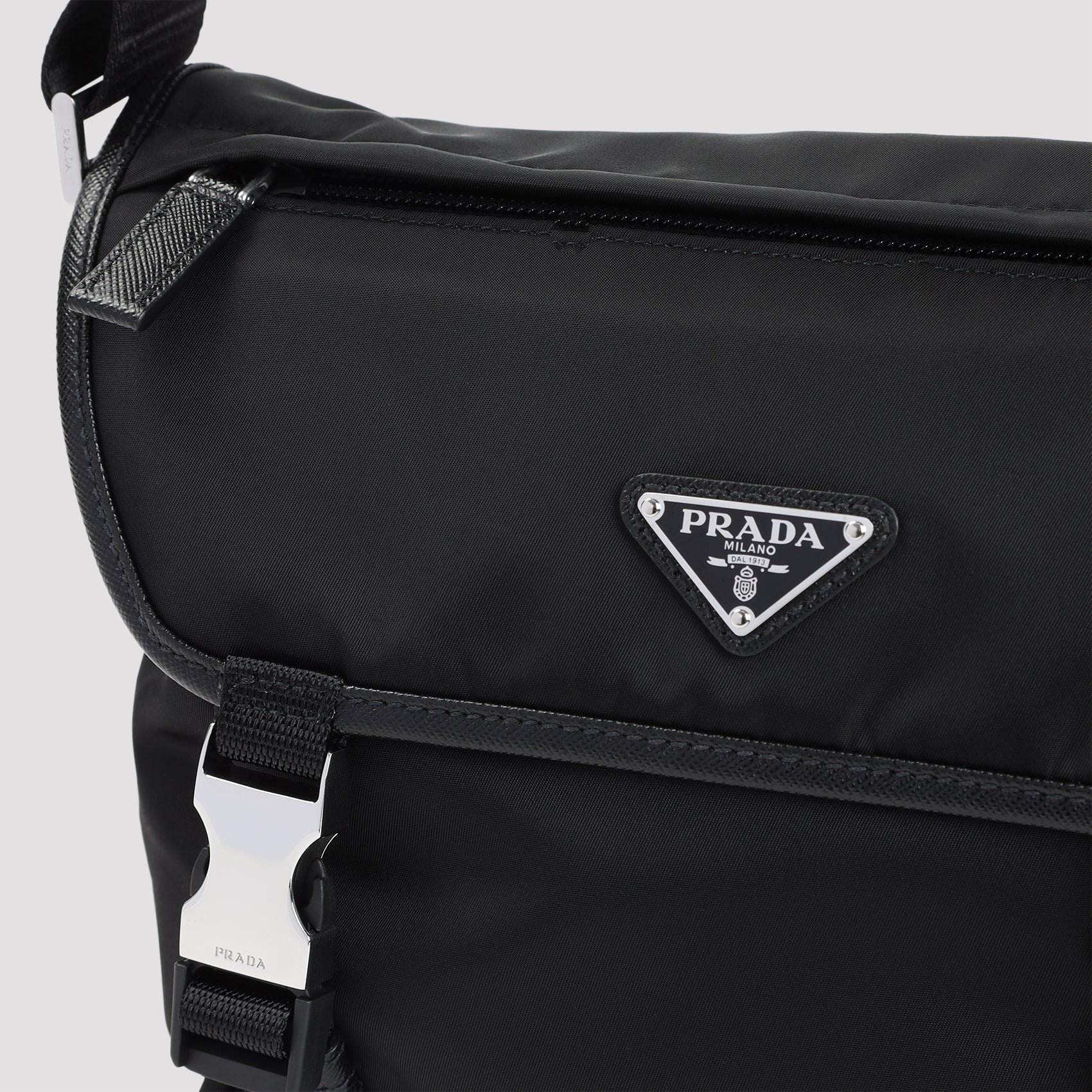 PRADA Messenger Handbag - Compact and Versatile (22.5 cm)