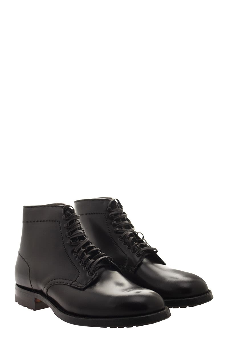 ALDEN Plain Toe Lace-Up Ankle Boot