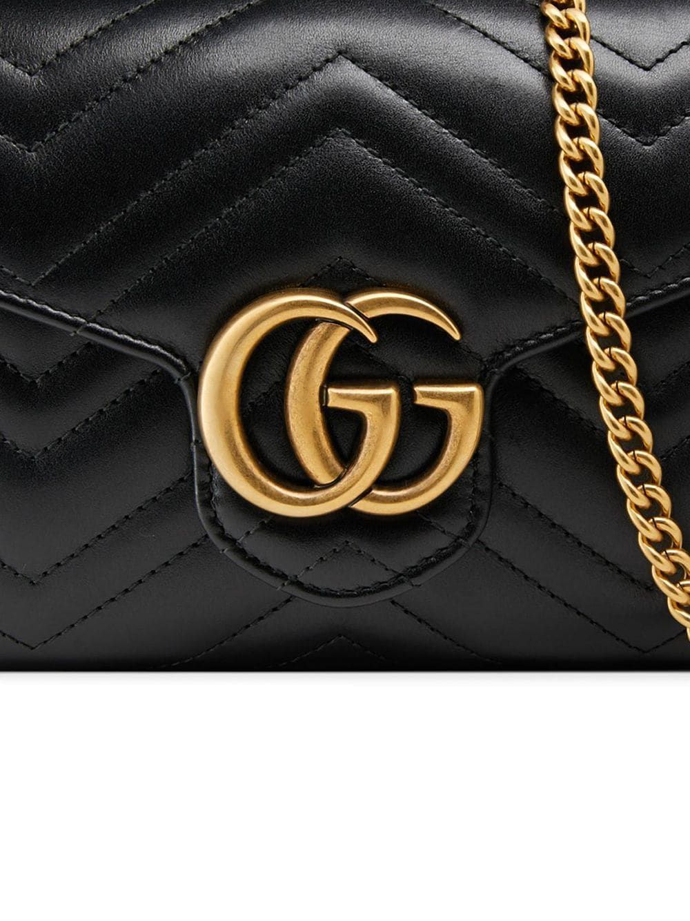 GUCCI Mini Quilted Leather Clutch with Chain - 12 cm x 20 cm x 4 cm