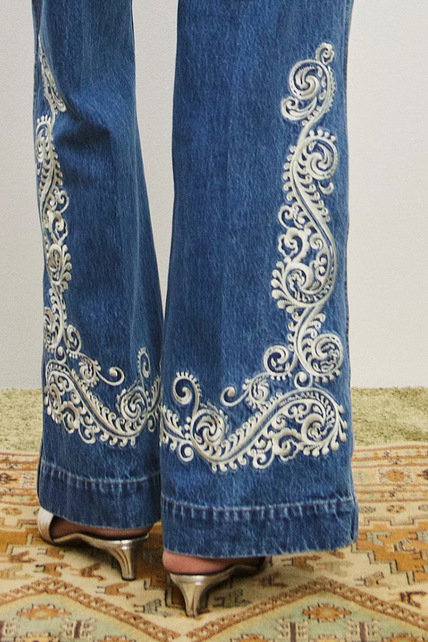 ALEMAIS Relaxed Flare Denim Jeans - Size 6