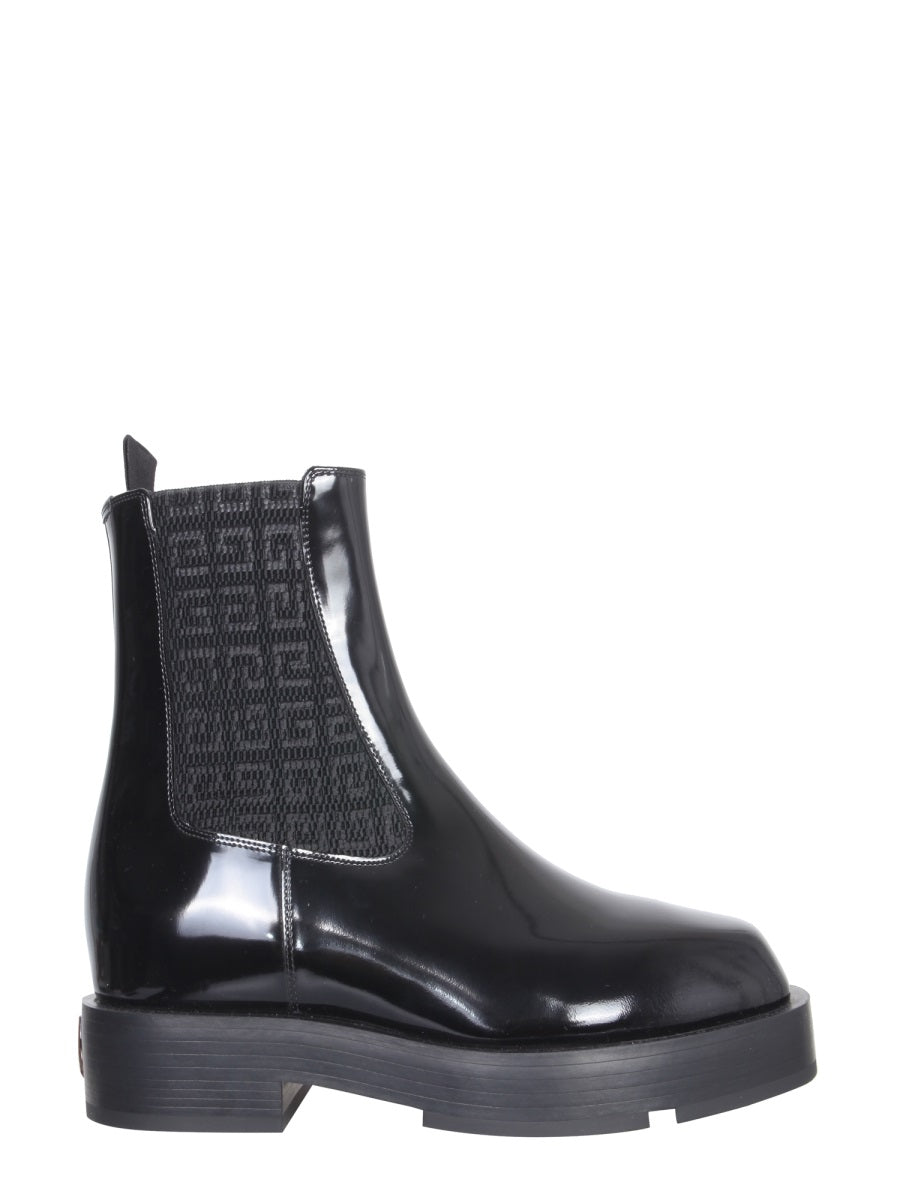 GIVENCHY Chic Chelsea Boots with 3 cm Heel