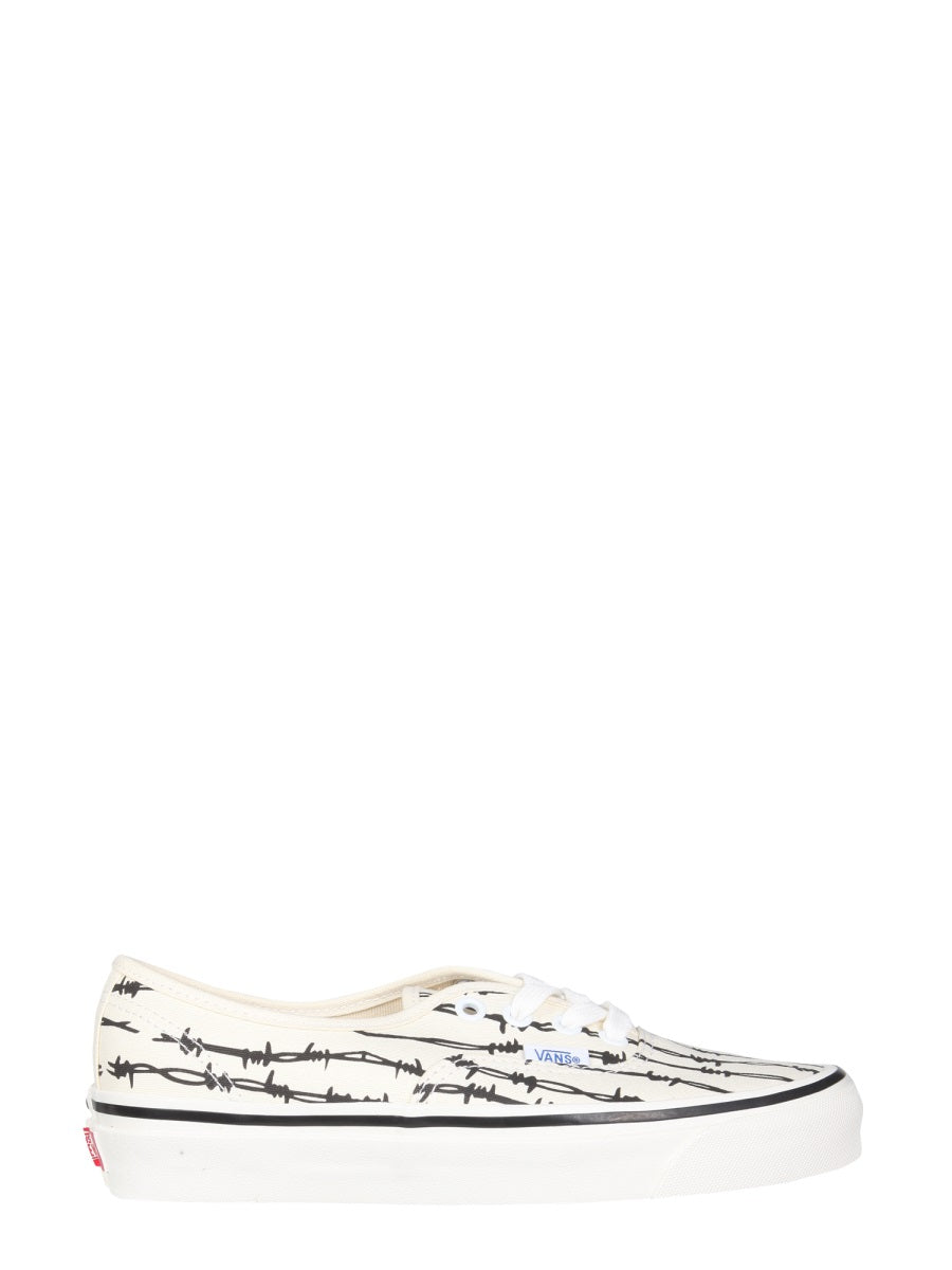 VANS Classic Low-Top Sneaker