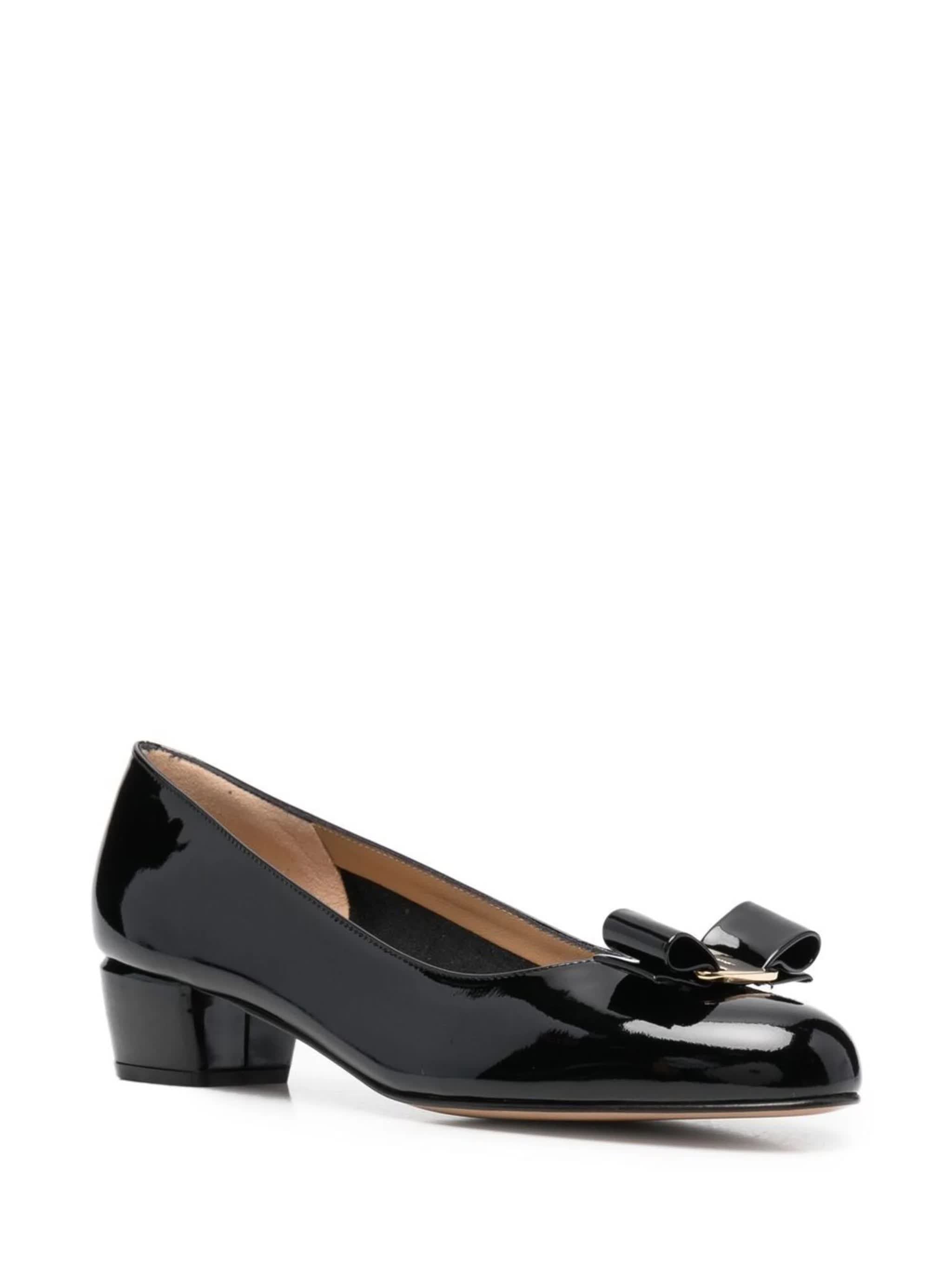 Ferragamo Elegant Leather Pumps for Women