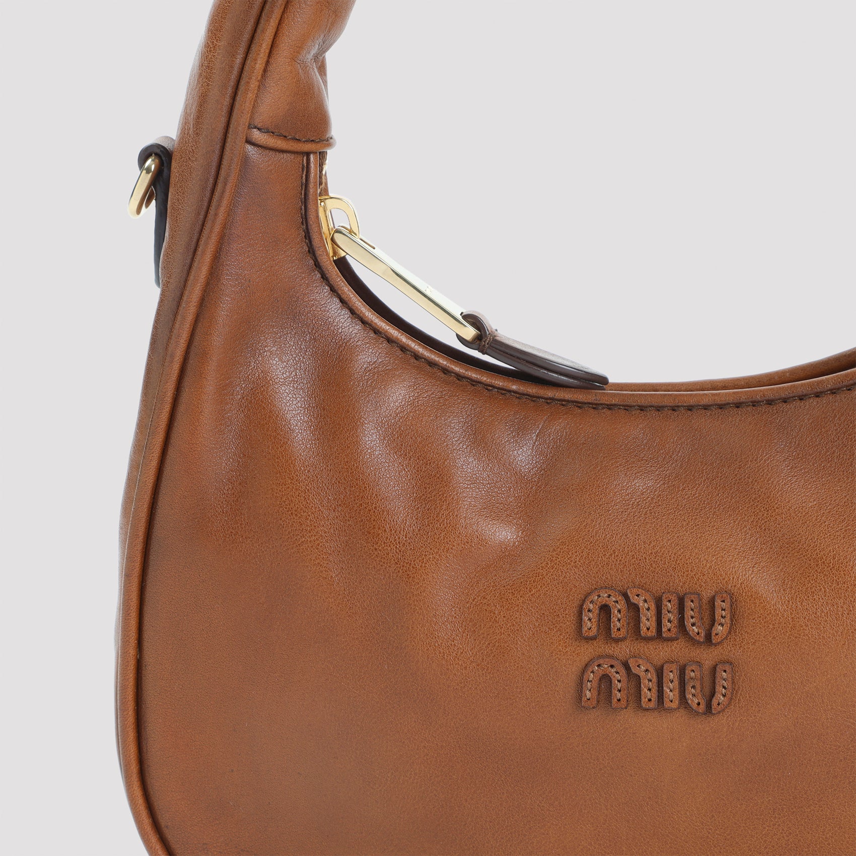 MIU MIU Leather Handbag with Top Shoulder Strap and Zipped Fastening