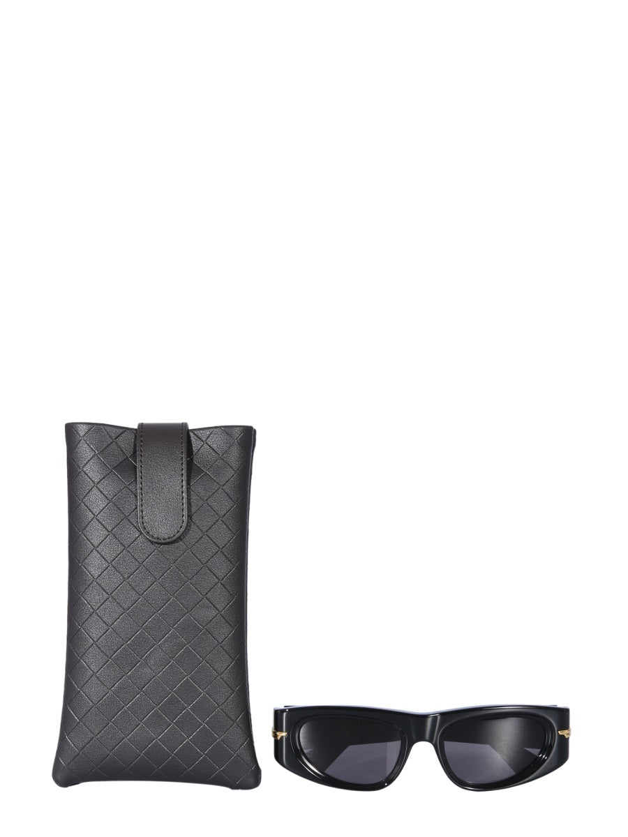 BOTTEGA VENETA Elegant Rectangular Sunglasses with 5.1 CM Lens Diameter