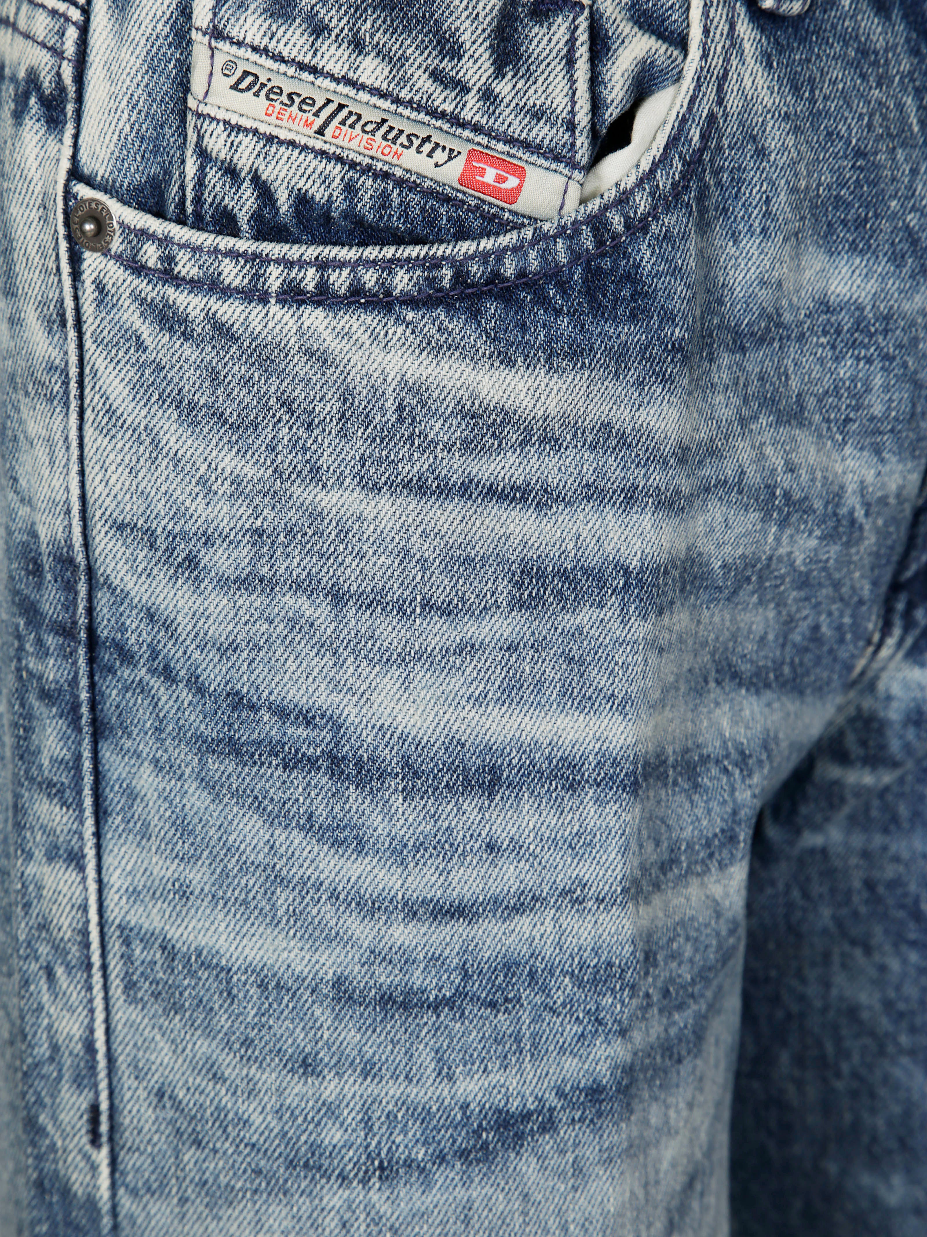 DIESEL Stylish Men's Pants - AI25 Collection