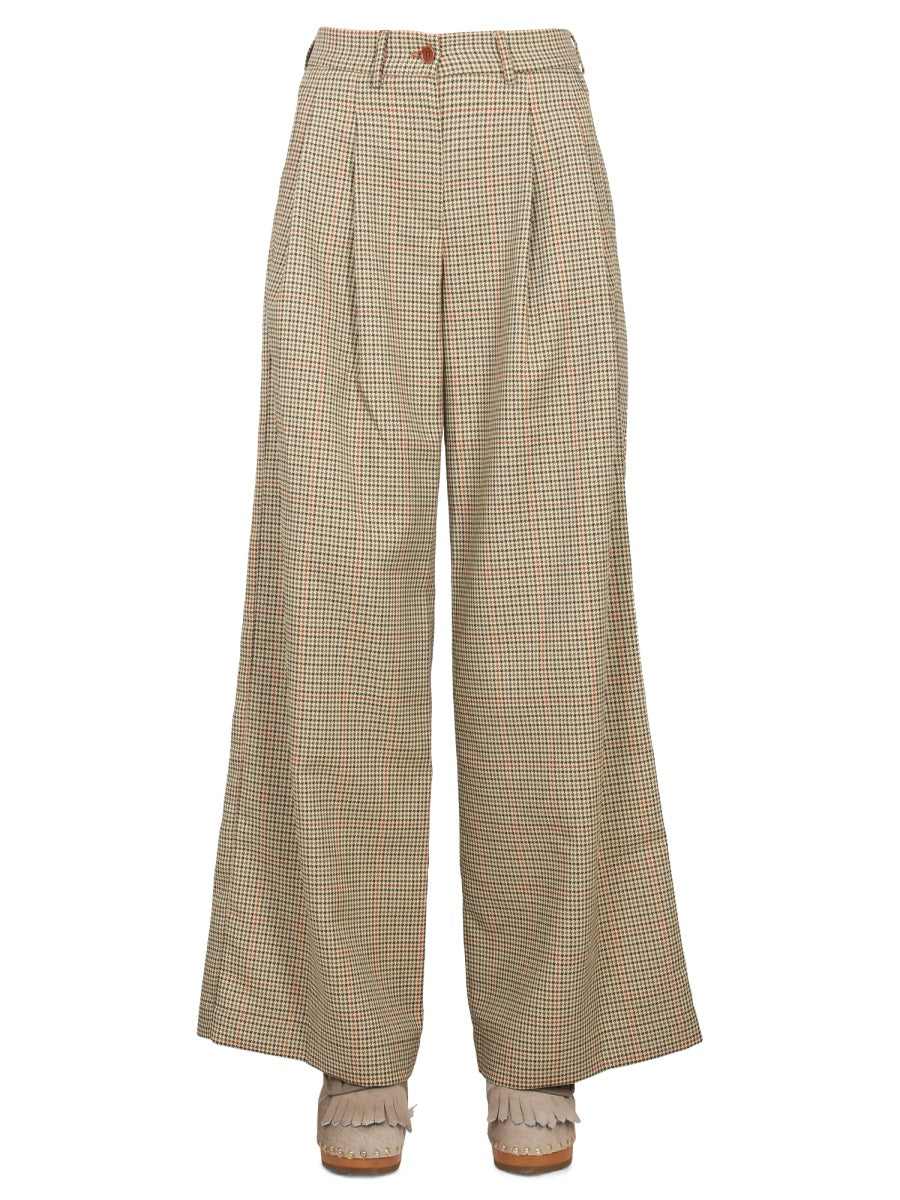 JEJIA Katherine Mini Front Button Closure Trousers