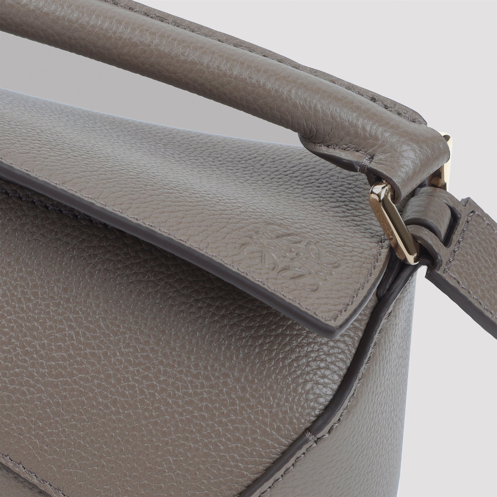 LOEWE Puzzle Edge Mini Handbag - 18cm x 13cm x 8cm