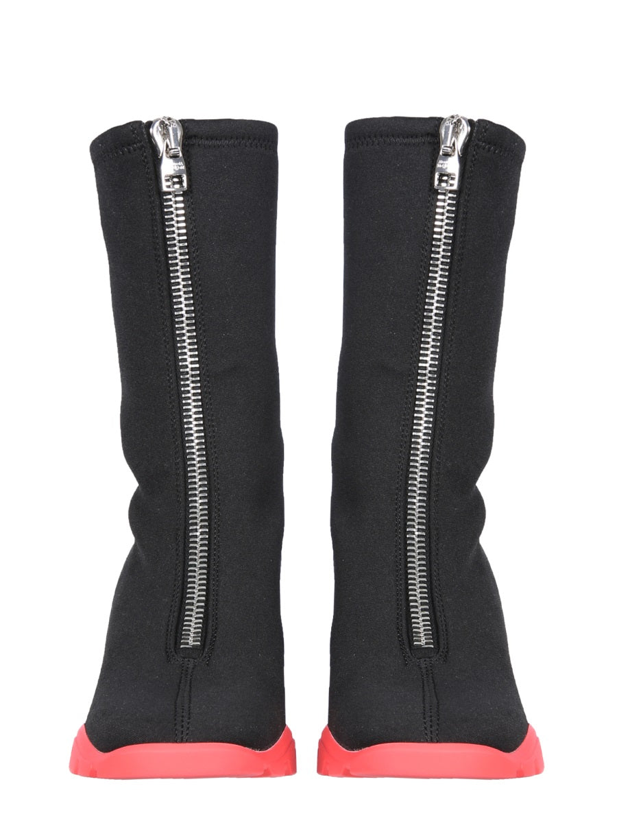 ALEXANDER MCQUEEN Slim Tread Boots with Enamelled Heel - 8.5 C