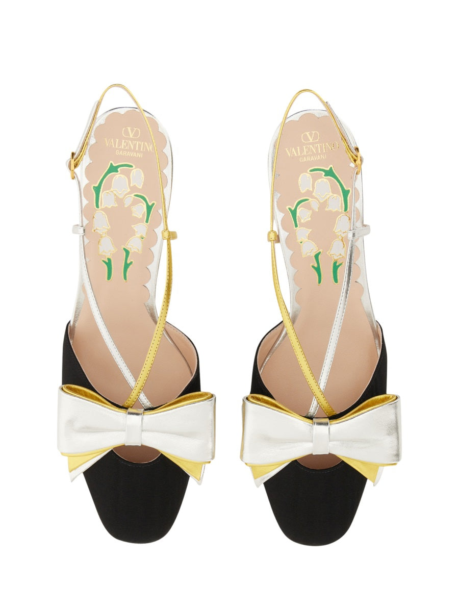 VALENTINO GARAVANI Elegant Distal Pumps with Gold Bow