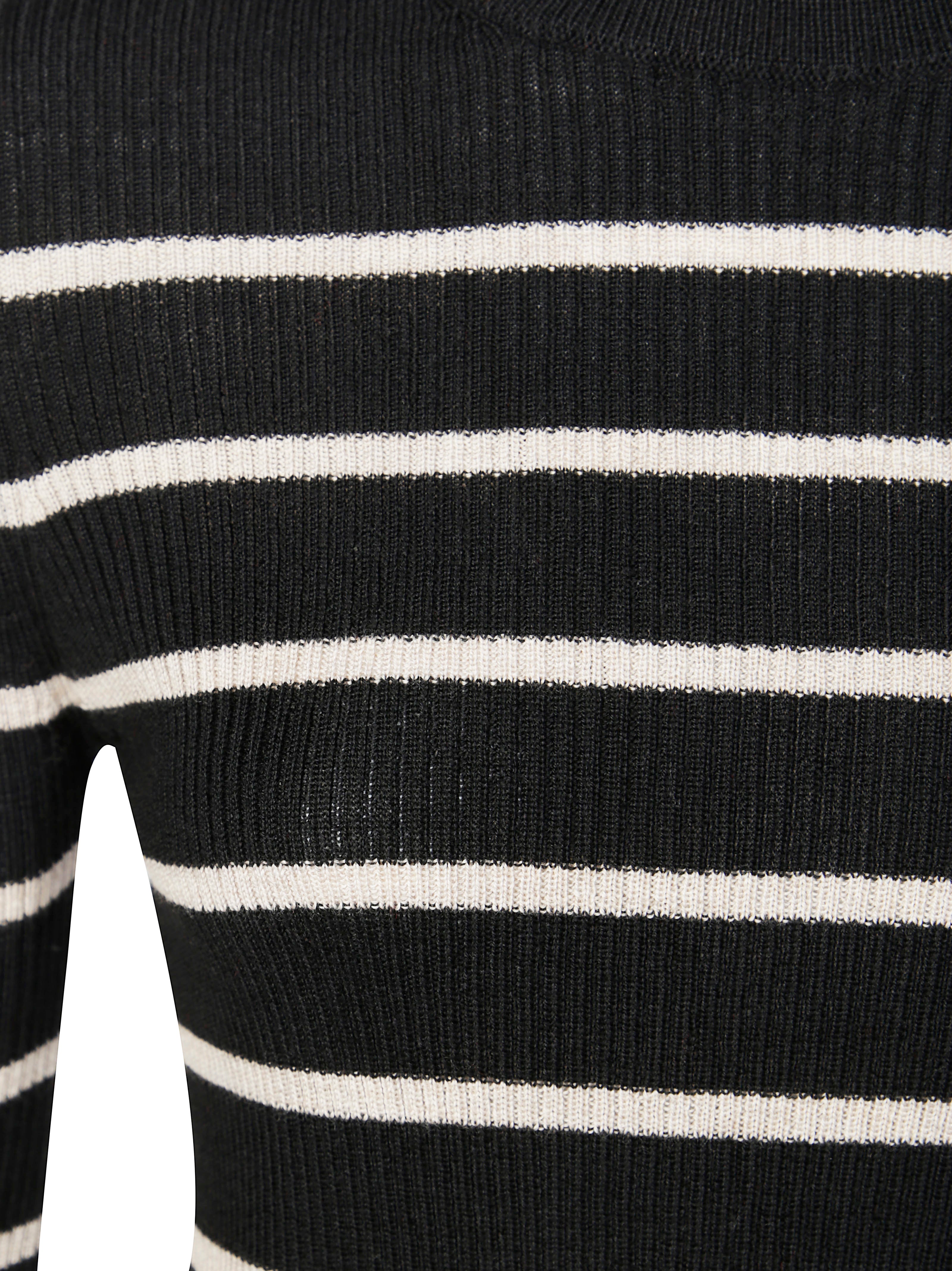 8PM Oversized Sweater with Arabesque Design