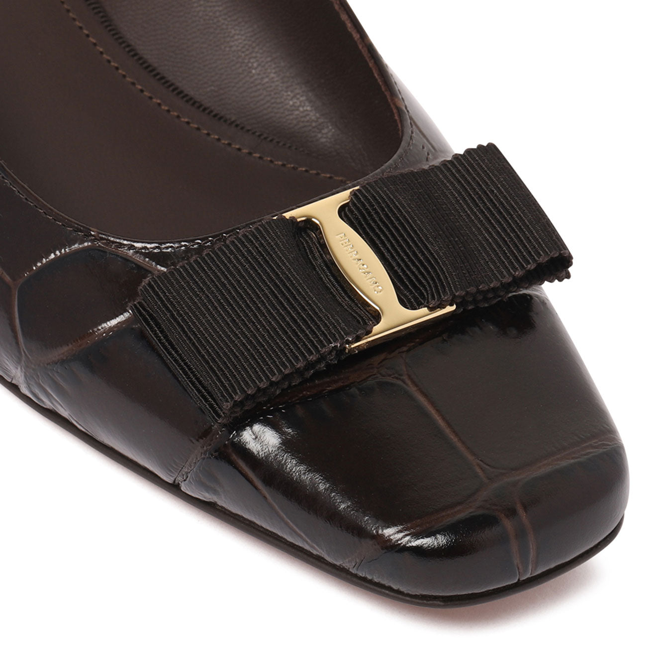 Ferragamo Elegant Leather Pumps with Heel for Women