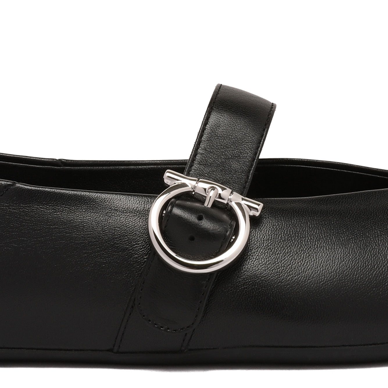 Ferragamo Elegantly Crafted Flat Shoes for Women