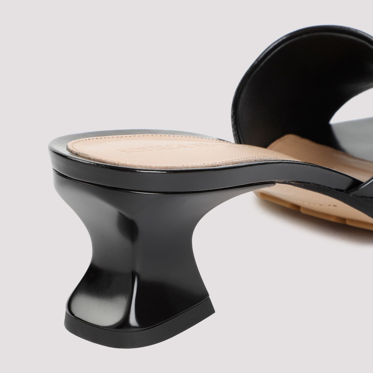 BOTTEGA VENETA Sculpted Leather Flat Sandals