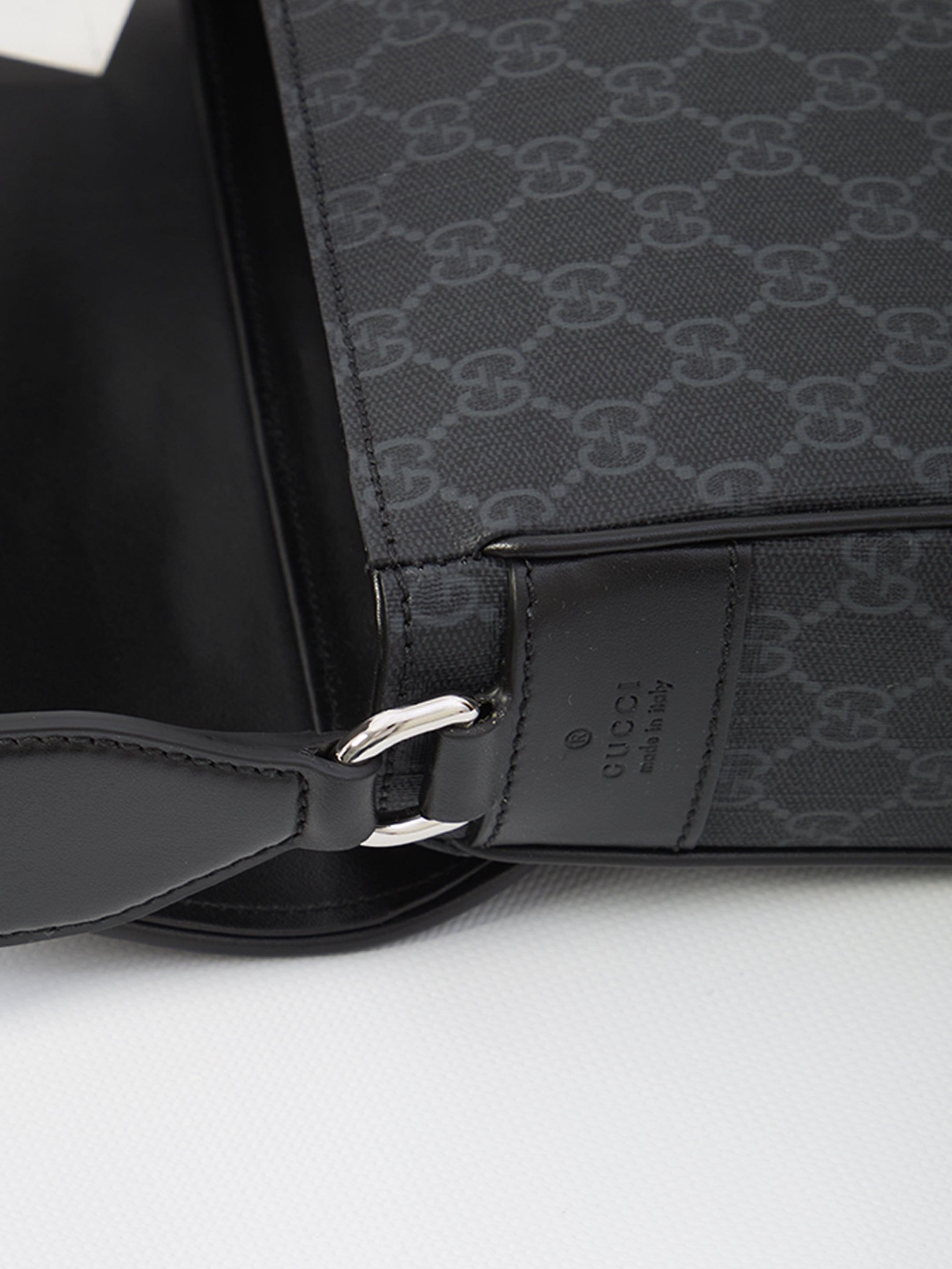 GUCCI Medium Crossbody Handbag