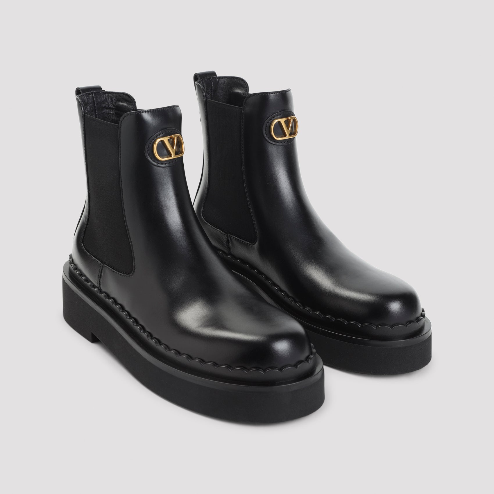 VALENTINO GARAVANI Beatle Vlogo Signature T 30 Ankle Boots