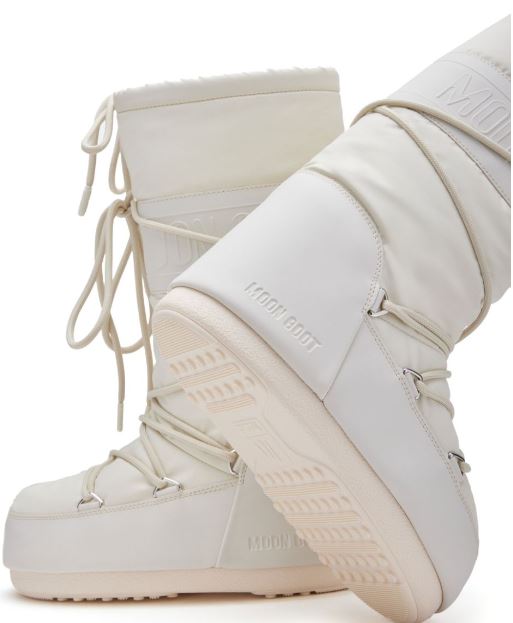 MOON BOOT Comfortable and Stylish Flat Boots for Women