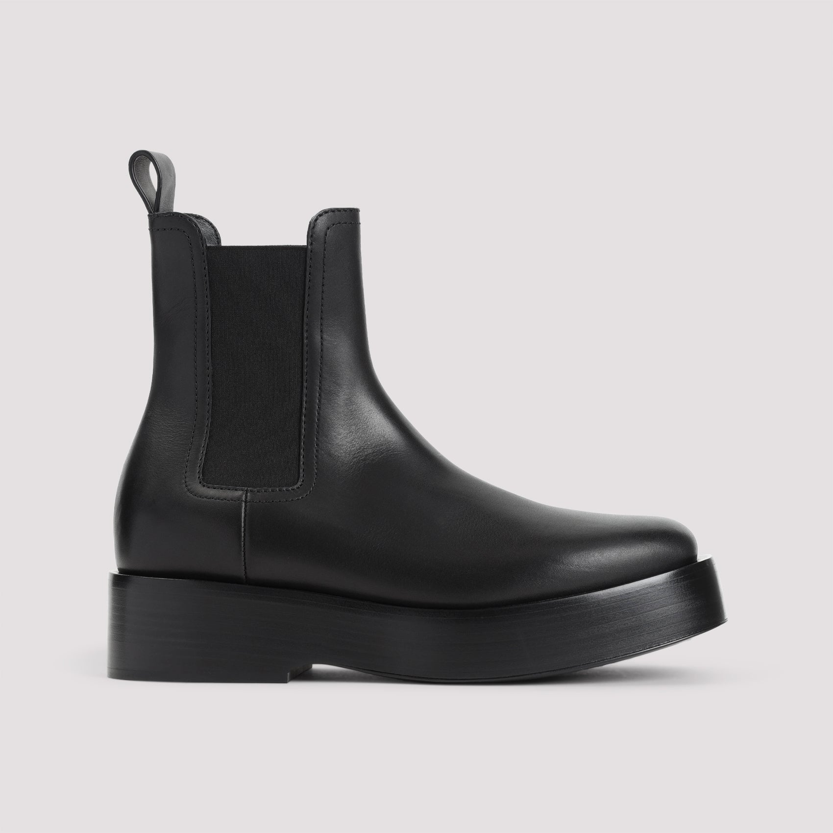 BOTTEGA VENETA Premium Leather Chelsea Ankle Boots for Men