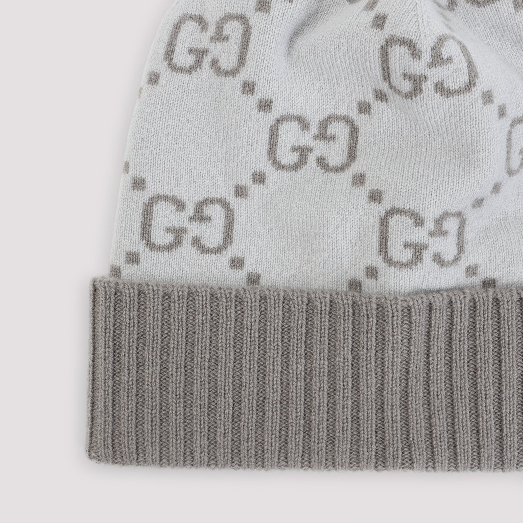 GUCCI Luxurious Cashmere Beanie for Women - FW25 Collection
